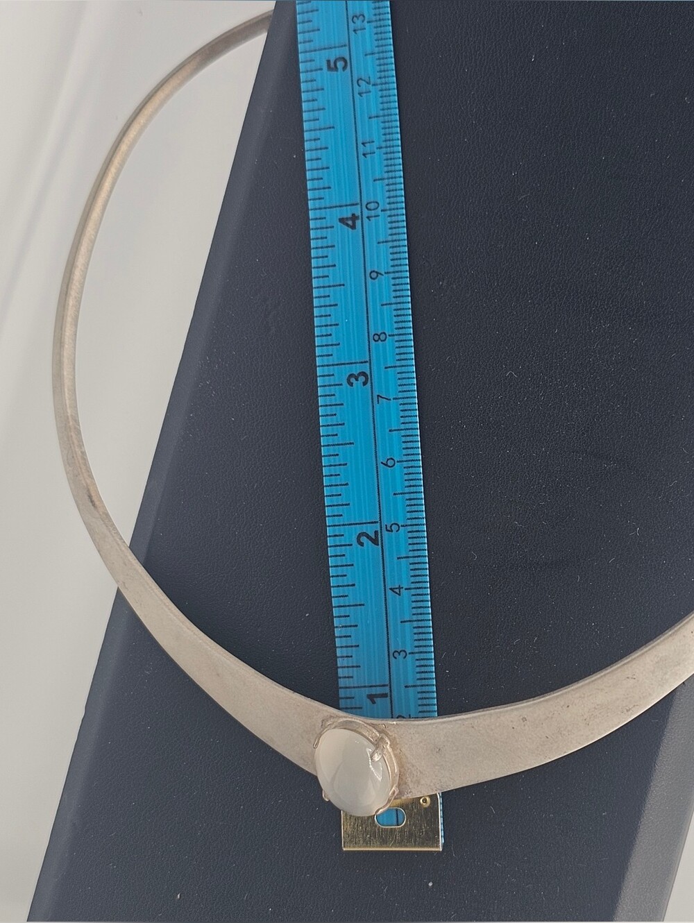 Sterling Silver Collar With Cat's Eye Moonstone - Picture 2 of 12